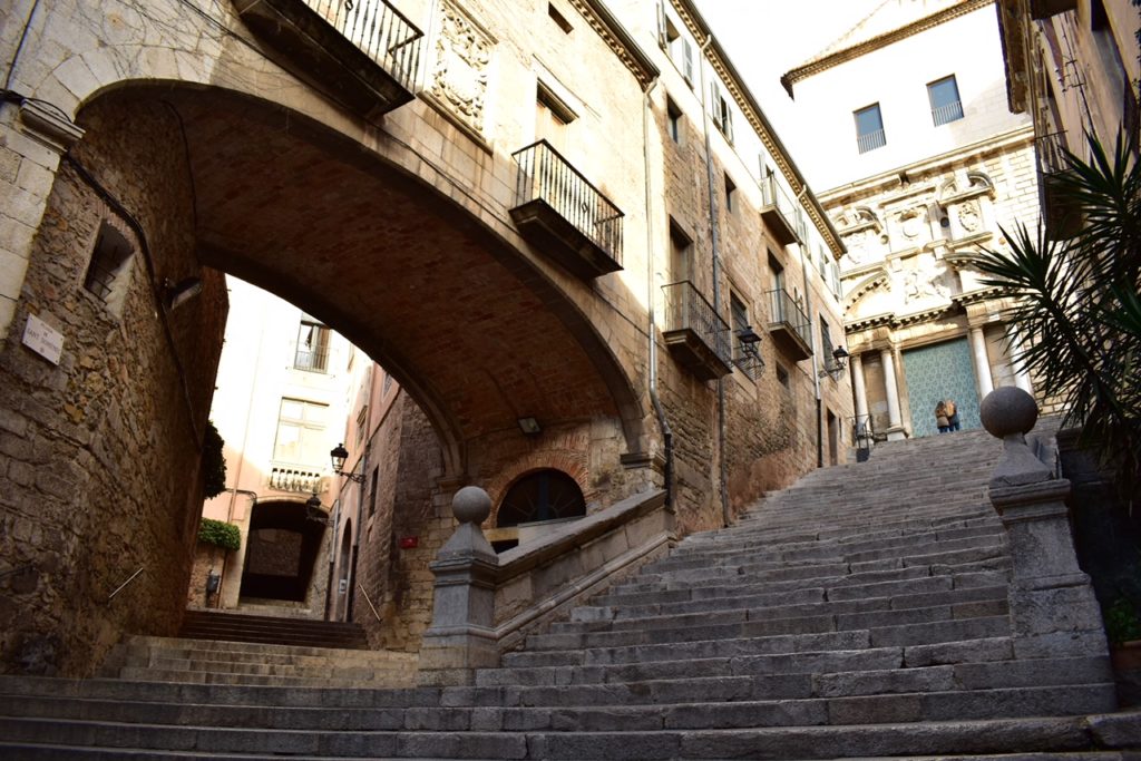 【画像】ジローナ　アリアが転げ落ちた市場の階段①